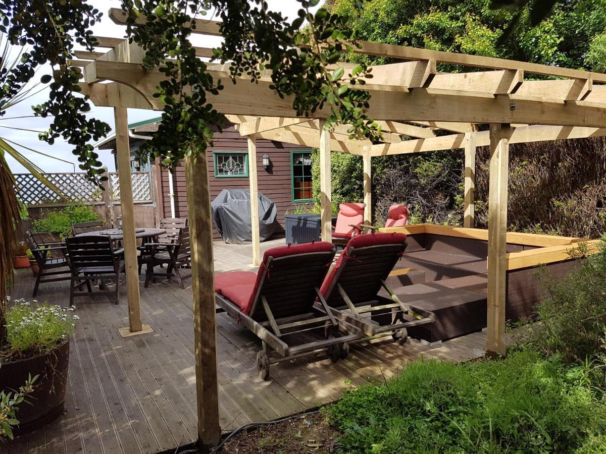 Private Seaside Couples Hideaway Villa Kaka Point Exteriör bild